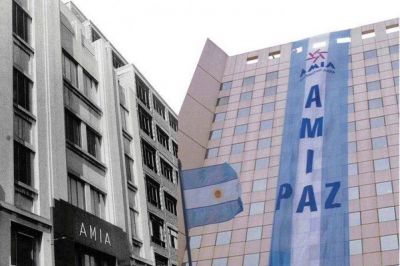 A las 9.53, el acto central de conmemoraci�n de los 25 a�os del atentado a la AMIA