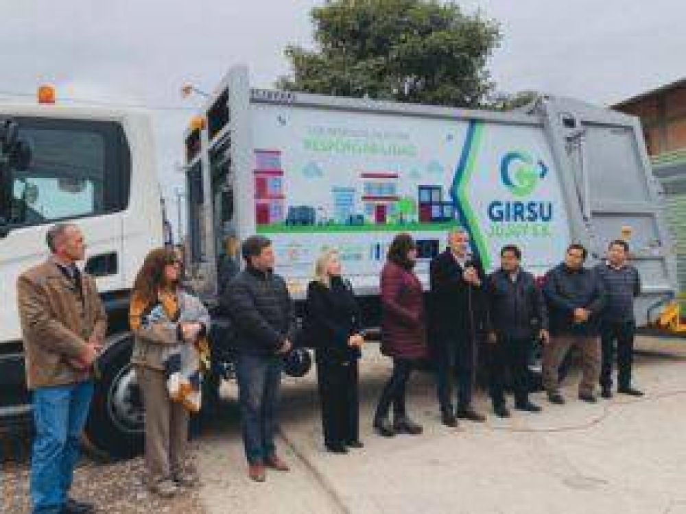 Municipios reciben equipamiento para fortalecer la recoleccin de residuos