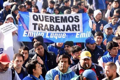 Trabajadores de Supermercados Luque venden lo que queda para cobrar algo de lo que les deben