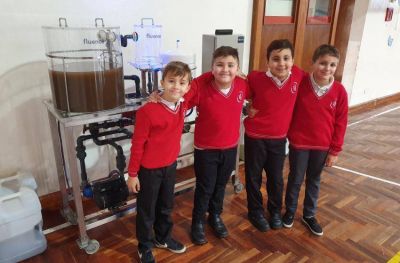 De la ciudad al mundo: chicos demuestran que el agua sucia puede ser potable