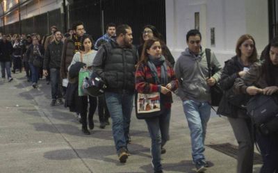 Casi el 60% de los argentinos resignar�a parte de su salario s�lo por temor al desempleo