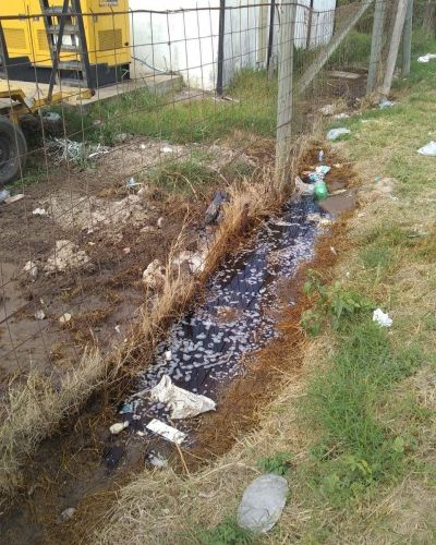 Vecinos reiteran pedido para que finalicen obra h�drica