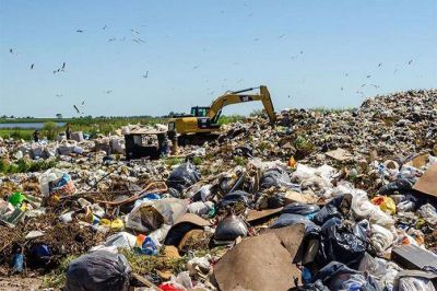 En el basural hay 89 personas que trabajan y viven de lo que recolectan