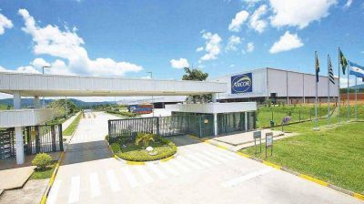 Empresas al l�mite: m�s riesgo financiero por la estrategia oficial para frenar el d�lar
