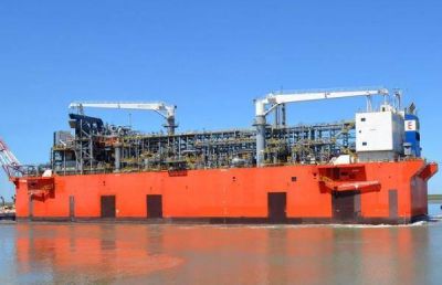 YPF piensa en licuar hasta 10 millones de toneladas de gas por a�o