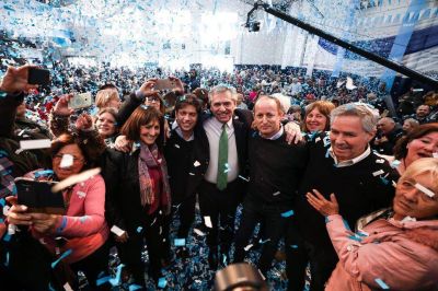 Fern�ndez prometi� remedios gratuitos para los jubilados