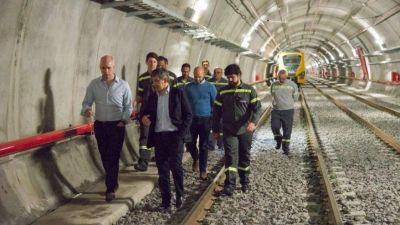 Piden al gobierno que explique por qu� lanz� por tercera vez la licitaci�n de la l�nea F