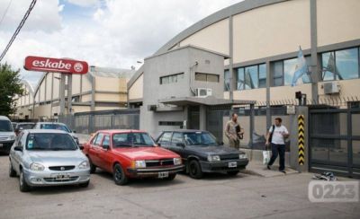 Tras el reclamo, Eskabe decidi� pagar una parte del aguinaldo a sus trabajadores
