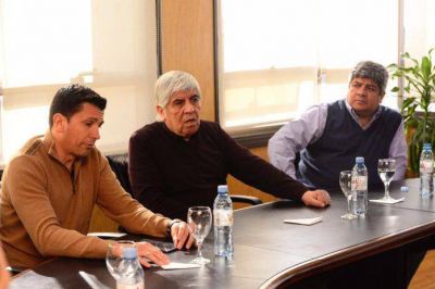 Aeronavegantes junto a Hugo y Pablo Moyano rechazaron a la pol�tica aerocomercial
