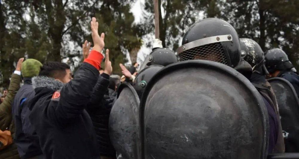 La polica de Urtubey reprimi una manifestacin de maestras en la capital saltea