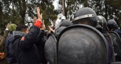 La polic�a de Urtubey reprimi� una manifestaci�n de maestras en la capital salte�a