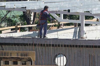 Casi la mitad de los trabajadores privados no cubre la canasta de pobreza