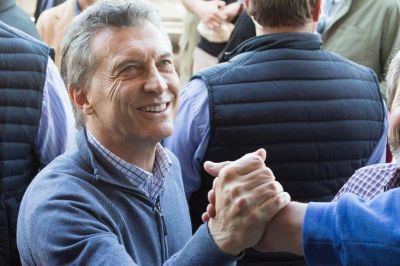 Reuniones de voluntarios y una app para el final de la campa�a de Macri