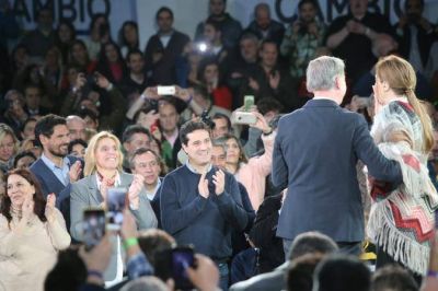 Abad: �Hay que seguir apostando al futuro frente a un pasado intolerante y autoritario�