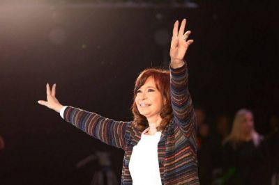 Cristina cierra la semana con un hat trick electoral