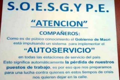 Cargar nafta sin el playero, la propuesta que enfrenta al Gobierno con uno de los l�deres de la CGT