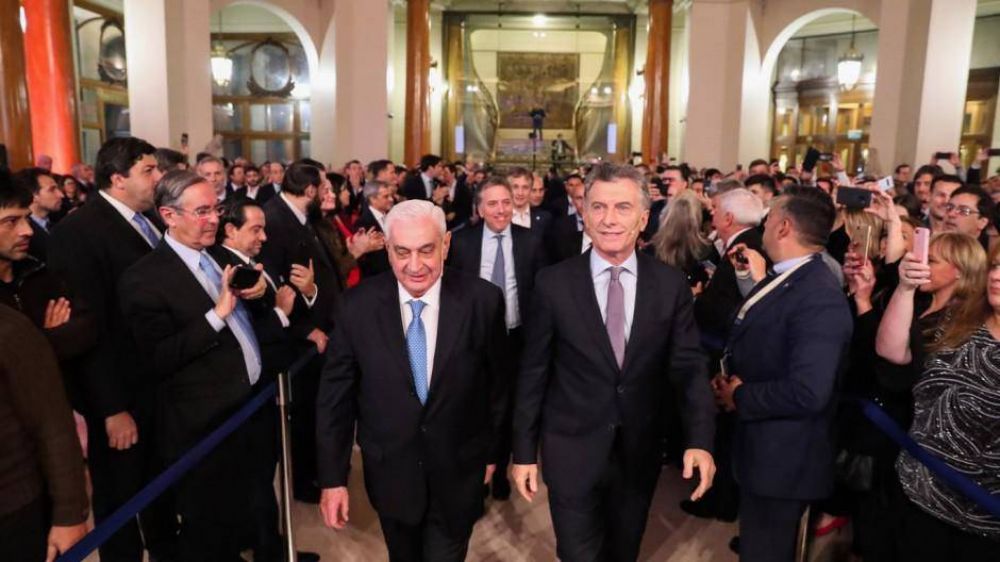 El mercado da por ganador a Macri: el Merval subi� un 8,4% en la semana