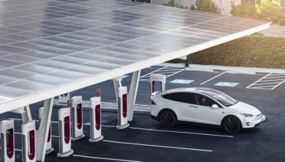 La Estaci�n de Servicio del futuro ya lleg�: energ�a solar y capaz de cargar 24 autos el�ctricos al mismo tiempo