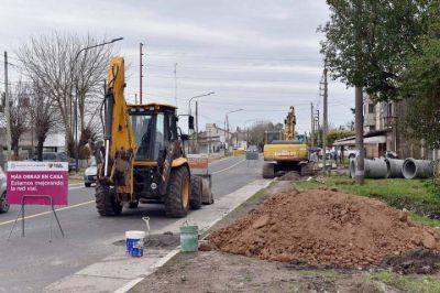 El municipio puso en marcha una importante obra hidr�ulica en San Carlos que permitir� mejorar el sistema de desag�es