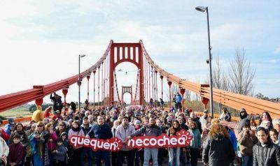 Finalmente se festejaron los 90 a�os del Puente Colgante