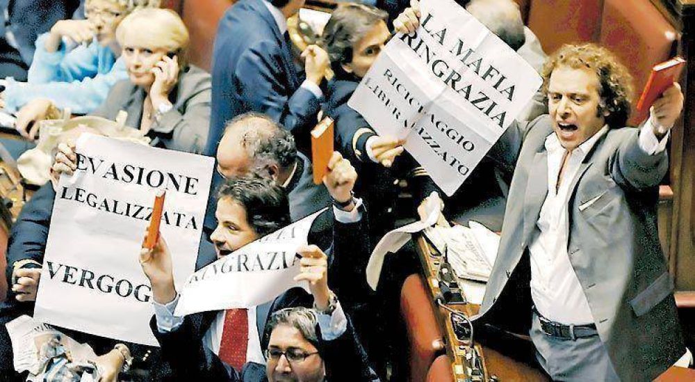 Luz verde para la pol�mica ley de perd�n fiscal de Berlusconi