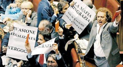 Luz verde para la pol�mica ley de perd�n fiscal de Berlusconi