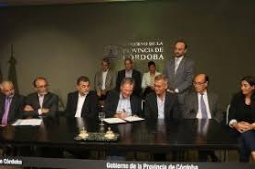 #EmergenciaAmbiental  Acuerdo entre provincia y municipio para completar la red cloacal de Villa Carlos Paz