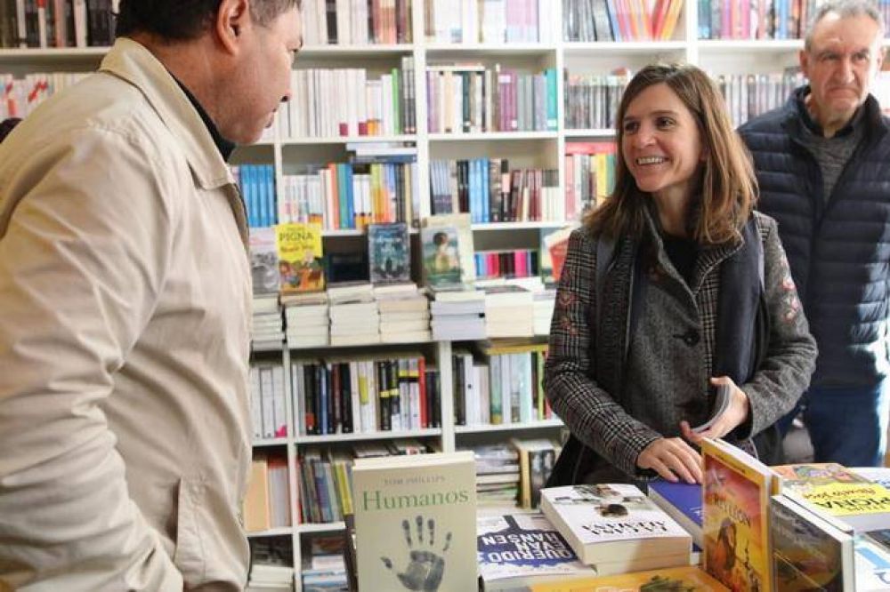 La candidata Fernanda Raverta se reuni� con comerciantes de la zona de Constituci�n