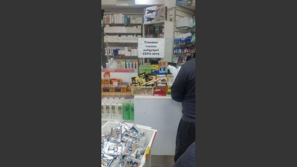 Kiosqueros denuncian a farmacias del conurbano por venta de golosinas