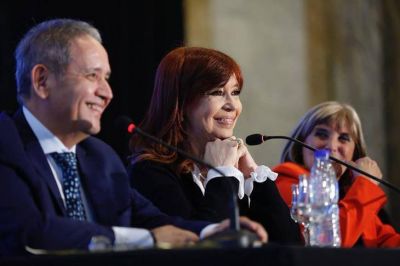 Cristina en La Bancaria: �A este gobierno nada lo conmueve�