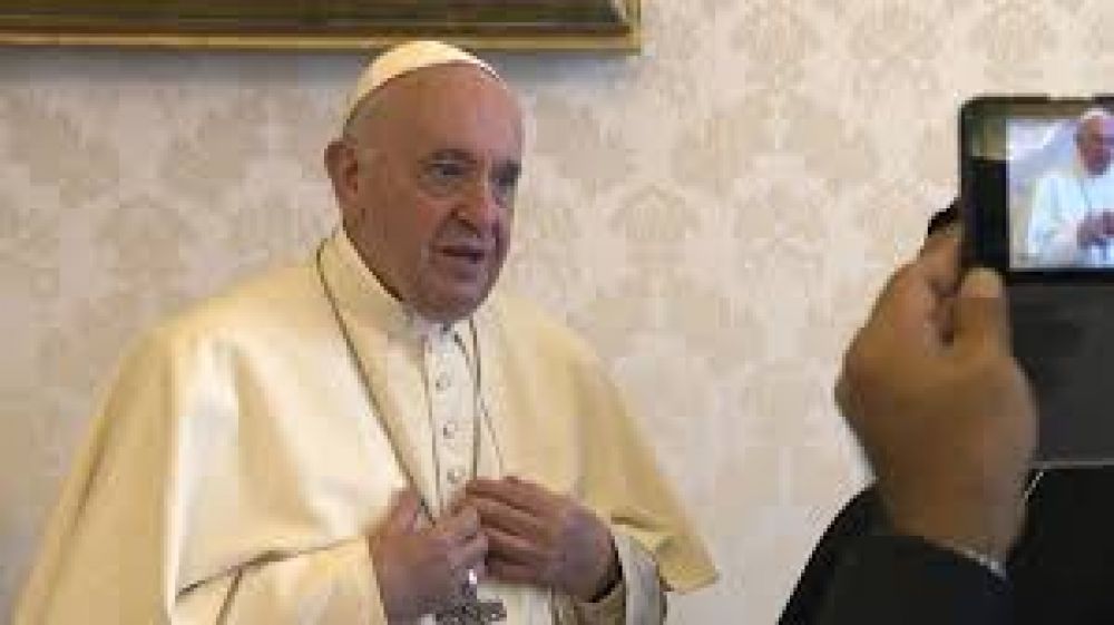 Francisco pide pararse a pensar en las palabras �bautizado� y �enviado�