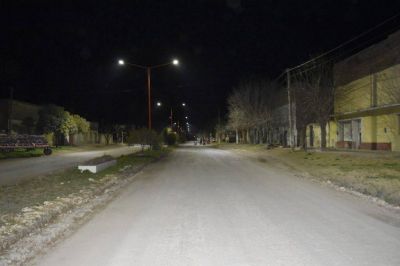 Comenz� el recambio de luminarias en Juan N. Fern�ndez