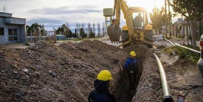 Trelew: la Cooperativa reemplaz� de ca�er�a de agua