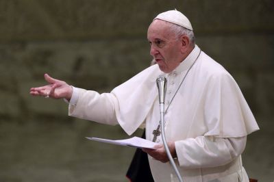 Abusos: el Papa escribi� una carta a los sacerdotes para que no se desanimen