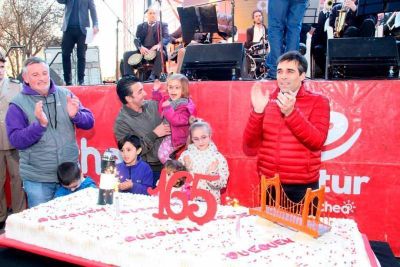 �Hoy Quequ�n vuelve a estar todo unido, festejando su aniversario�