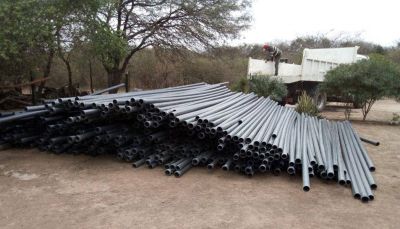 Adquieren ca�os para distribuir agua potable en La Bolsa