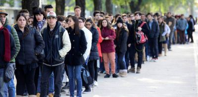 El desempleo juvenil m�s que triplica la media