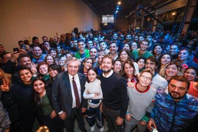 Junto a Lammens en CABA, Fern�ndez pidi� a los j�venes que 