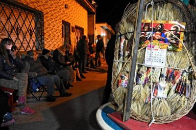 Los fieles se reunen para venerar a San Cayetano un a�o m�s