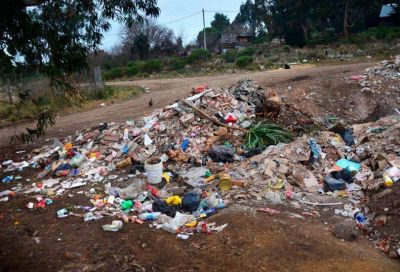 Tras la denuncia por el basural en un lote de Villa Cordobita, el Municipio infraccionar� al due�o