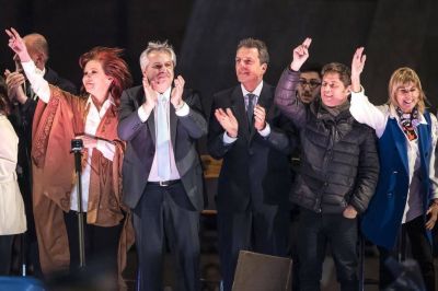 Fern�ndez y Cristina apelaron a la econom�a para polarizar con el Gobierno