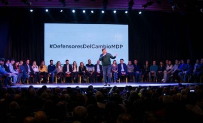 Montenegro areng� a una multitud y pidi� �defender el cambio en Mar del Plata�