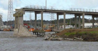 Puerto Quequ�n firm� el Acuerdo para la Financiaci�n de la Reconstrucci�n del Puente Ezcurra