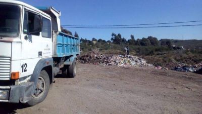 Vecinos de Arlt y O�Higgins, en pie de guerra para evitar que taparan con tierra el basural clandestino