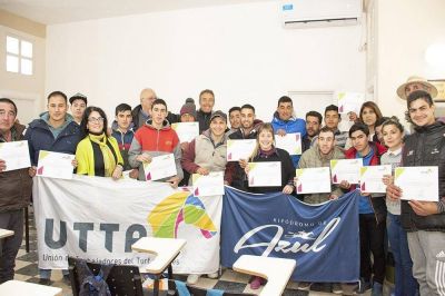 La UTTA culmin el Curso de Pen en el Hipdromo de Azul