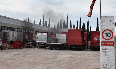 M&E pag� los sueldos pero Coca-Cola sigue sin distribuci�n