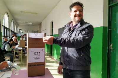 Vot� Luis Arias (Frente de Todos): �Se est� votando dentro de la normalidad�, dijo