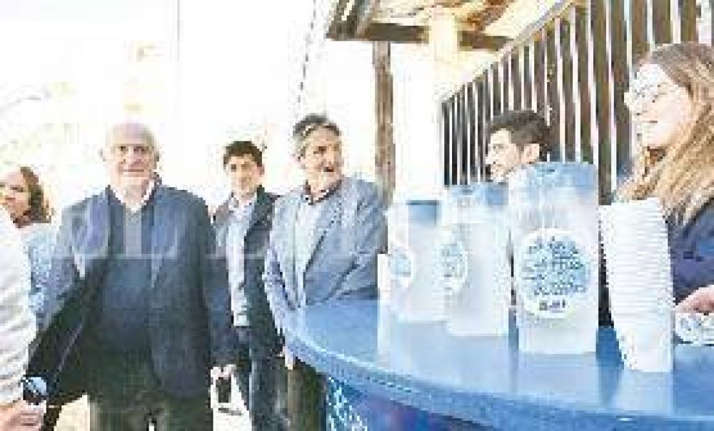 El gobernador inaugur la ampliacin de cloacas en Chalet y San Lorenzo