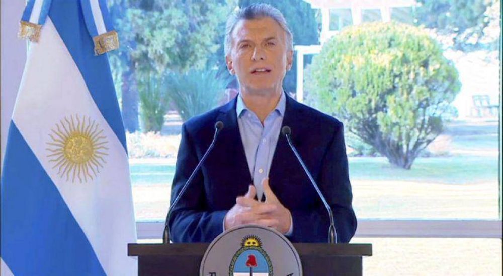 Los ministros presionaron a Macri para que reaccione como presidente y no como candidato