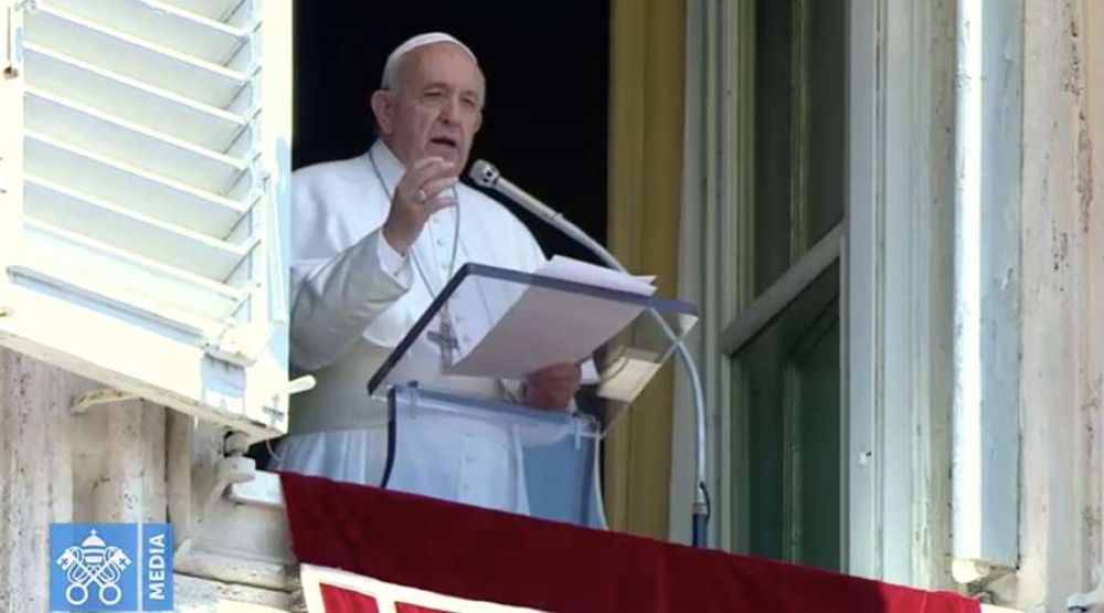 El Papa Francisco explica que Dios es alegra y no aburrimiento